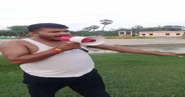 Cameraman Jaldi Focus Karo Meme Video