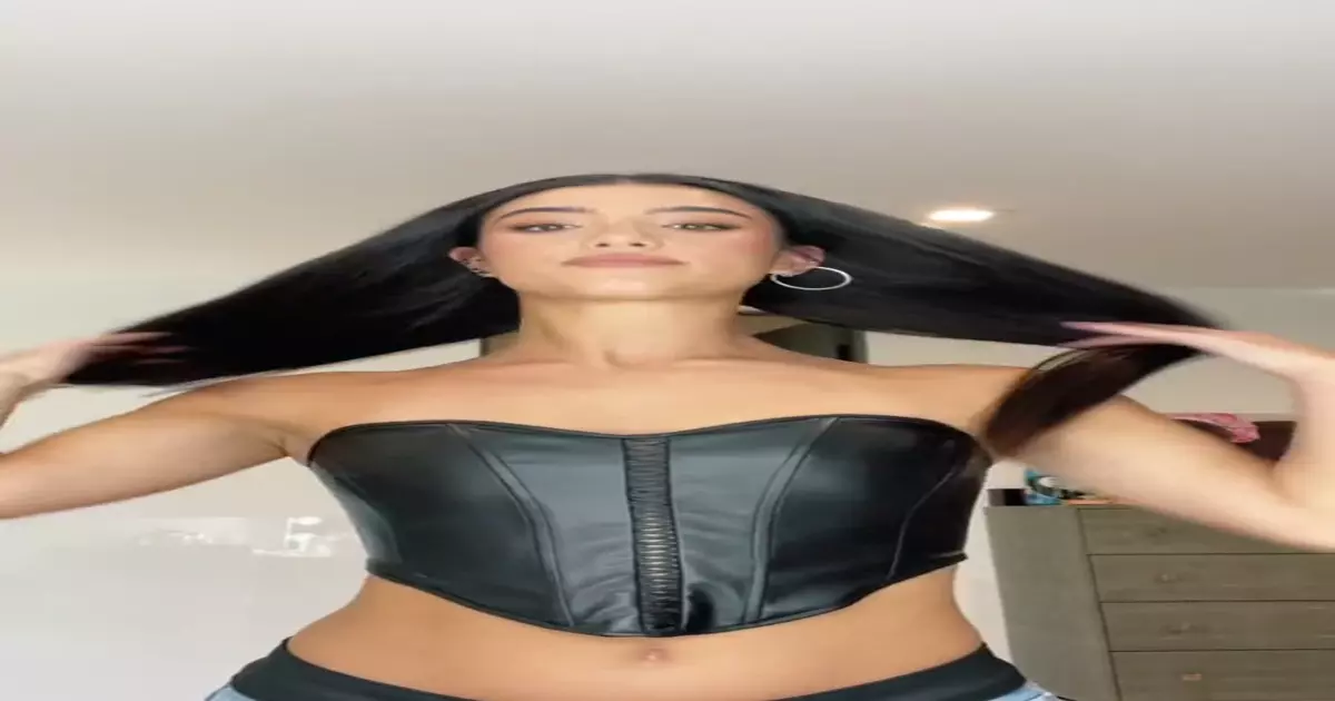 Charli D Amelio Don T You Wish Your Girlfriend Was Hot Like Me Meme Download Video
