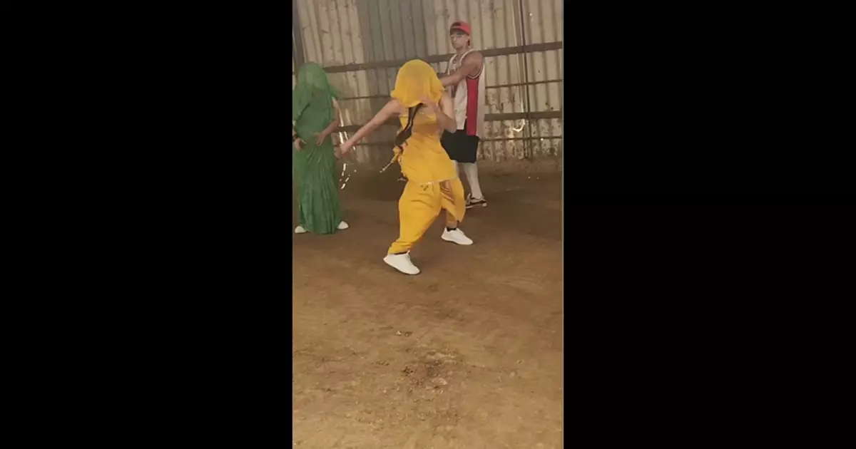 Girl S Moves Funny Meme Download Video