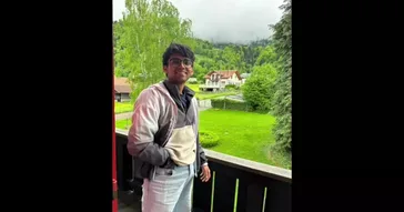 Guy Handing His Credit Card Meme Download | Video & Audio Meme Video