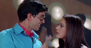 Hrithik Roshan Jo Main Dikha Raha Hu Wo Dekho