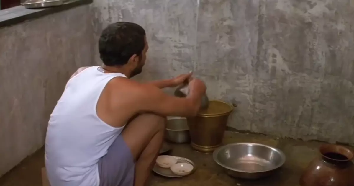 Nana Patekar Doing House Work Meme Download Video