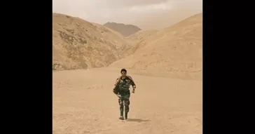 Shahrukh Khan Throwing Notebook Meme Download | Video & Audio Meme Video