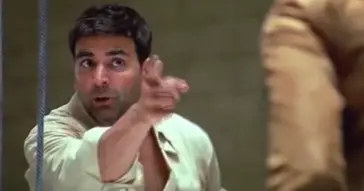 Shakal Dekho Kitni Bholi Hai Video