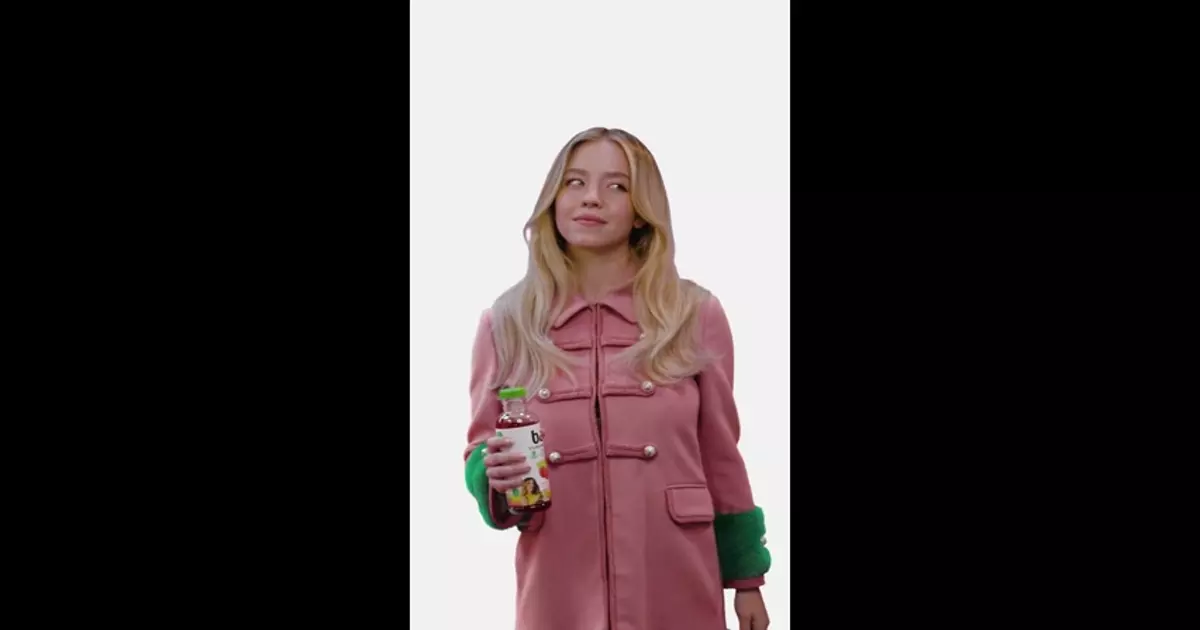 Sydney Sweeney Bai Green Screen Meme Download Video